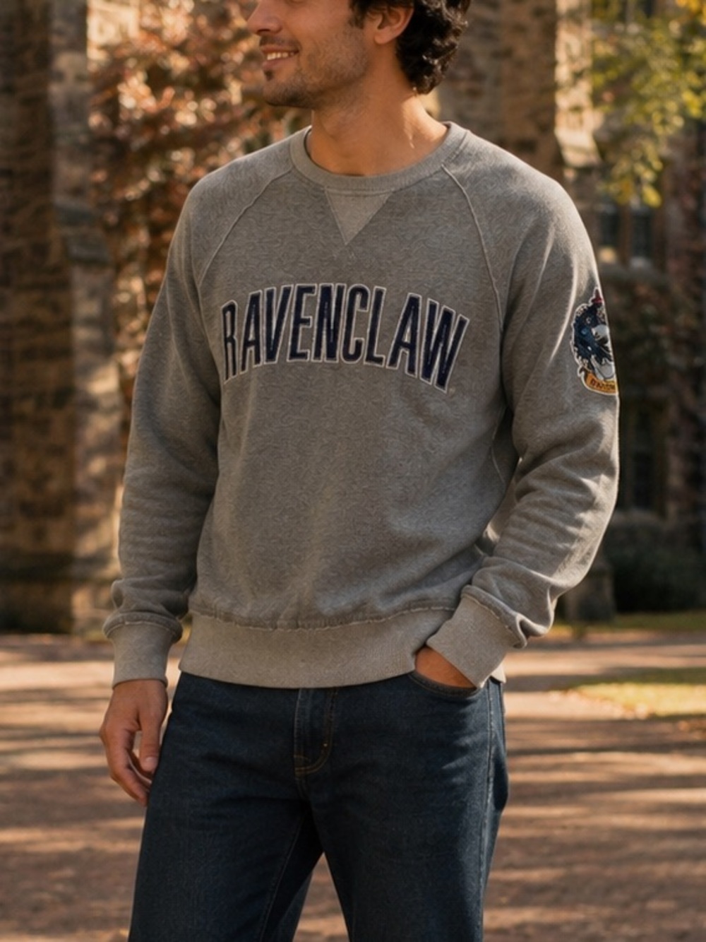 Harry Potter Universal Studios Ravenclaw Embroidered Crewneck Sweatshirt S